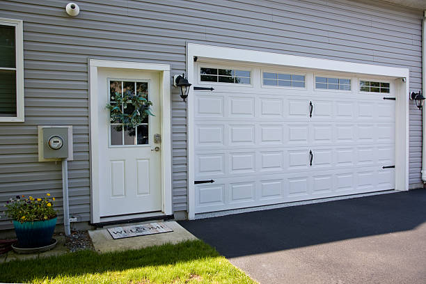 24/7 Emergency Garage Door Panel Replacement experts in Gordon, PA